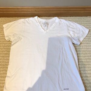 Set of 3 men’s small v-neck Tshirts J4